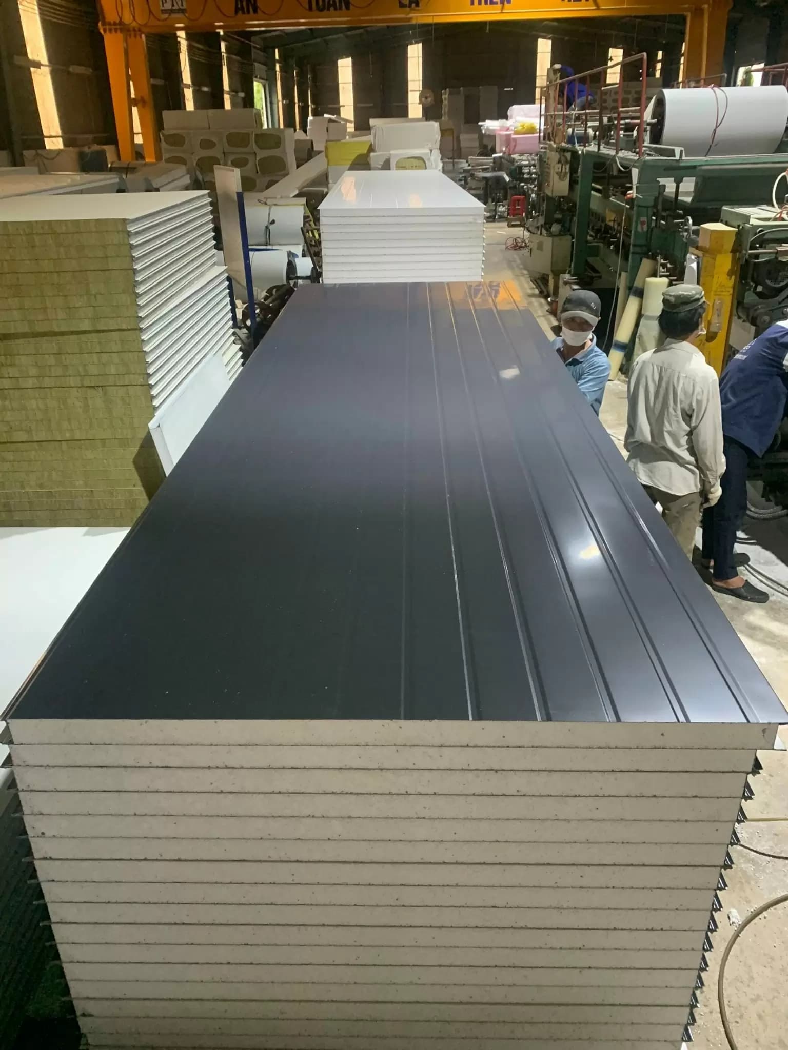 Panel Cách Nhiệt Pu Gán Gân - 50mm-1150mm